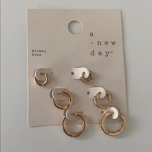 gold earrings